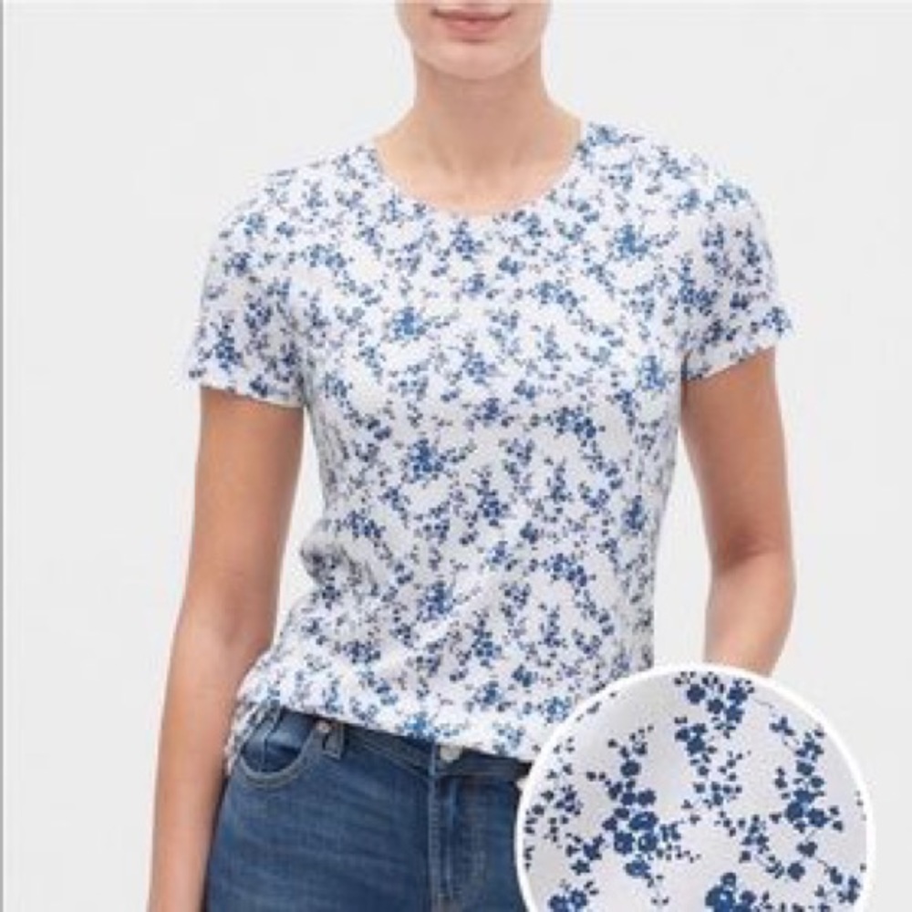 GAP Short sleeve white and blue floral print tee XS